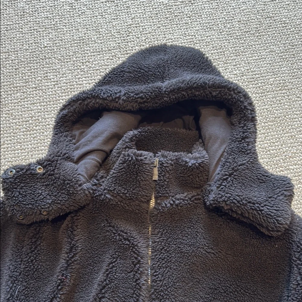 ALO Foxy Sherpa Jacket - EXCELLENT condition - size large - Picture 3 of 5